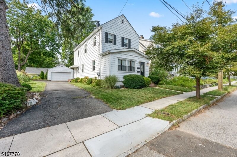 Property Photo:  9 Cherry Pl  NJ 07040 