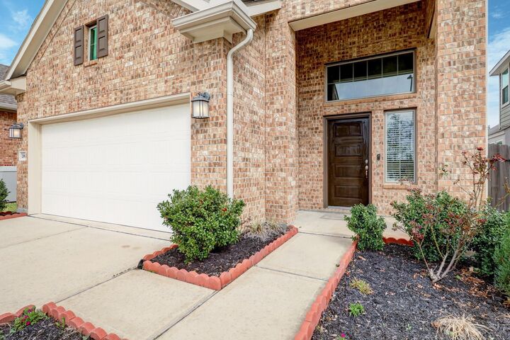 Property Photo: 29821 Dovetail Bluff Lane TX 77386