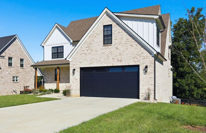 Property Photo:  300 Morgan Leigh Lane  KY 40356 