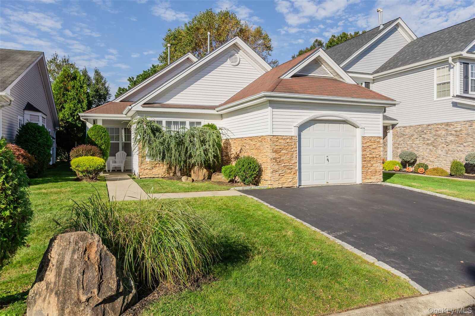 Property Photo:  29 Madison Circle  NY 11953 
