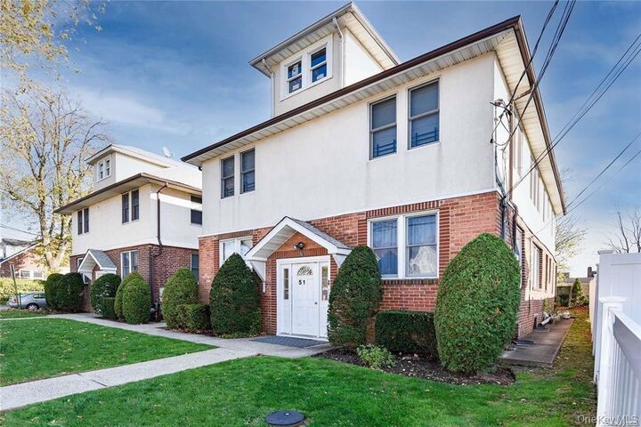 Property Photo:  51 Thorman Avenue 2R  NY 11801 