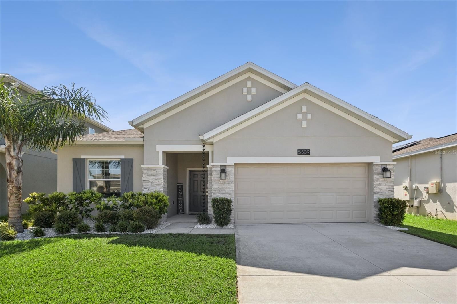 Property Photo:  5309 Amersham Lane  FL 34771 