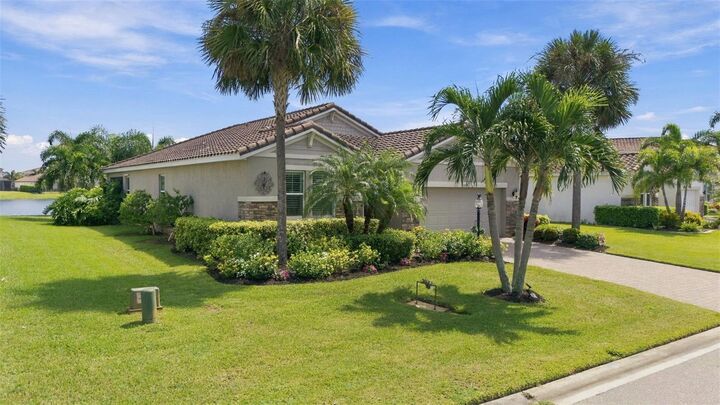 Property Photo: 13316 Saw Palm Creek Trail FL 34211