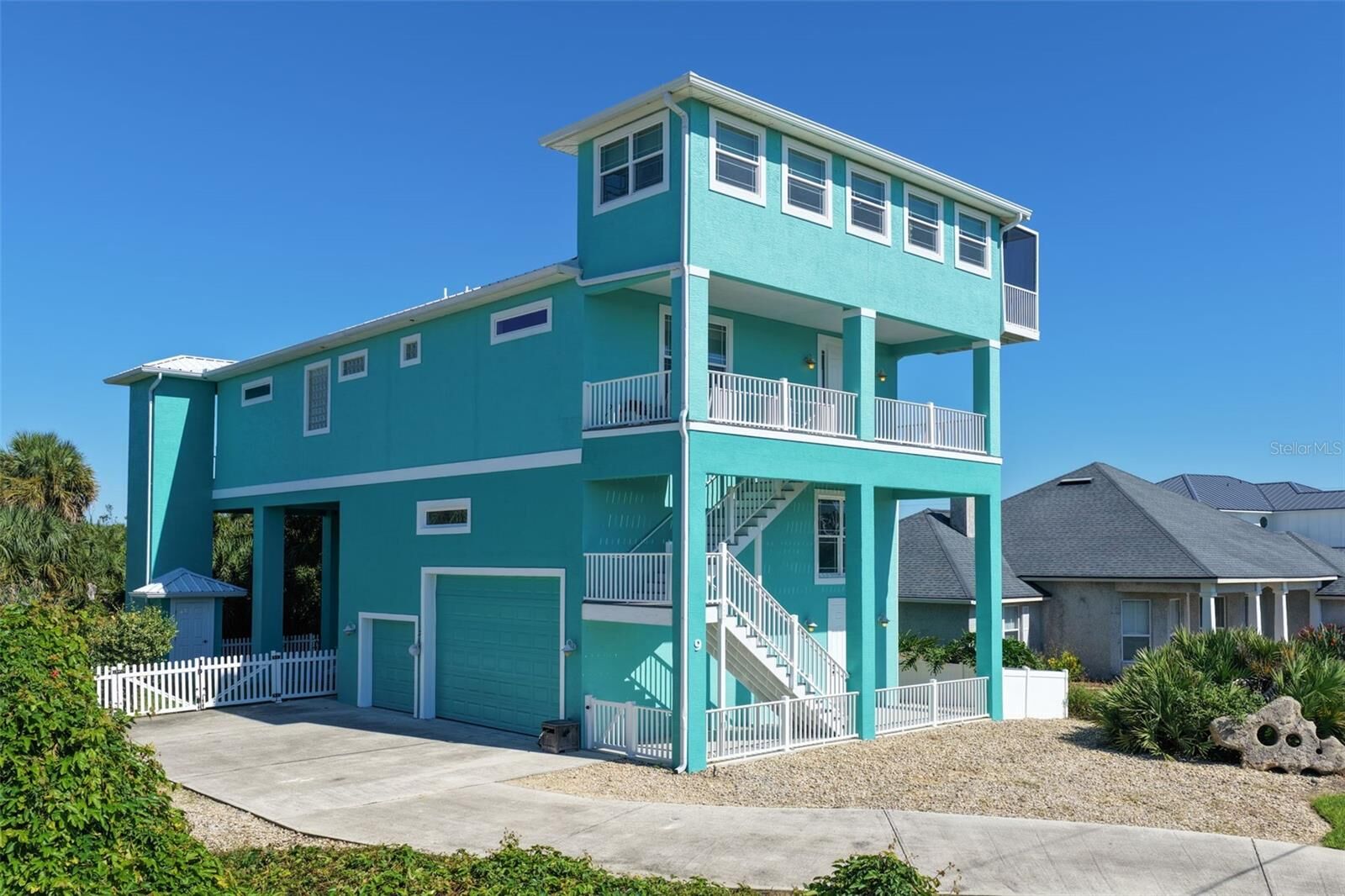 Property Photo:  9 Deerwood Street  FL 32137 