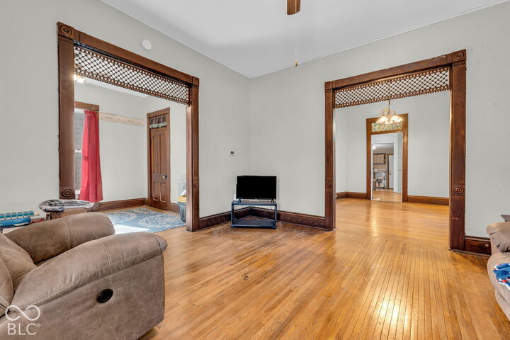 Property Photo:  634 Hutchins Avenue  IN 47201 