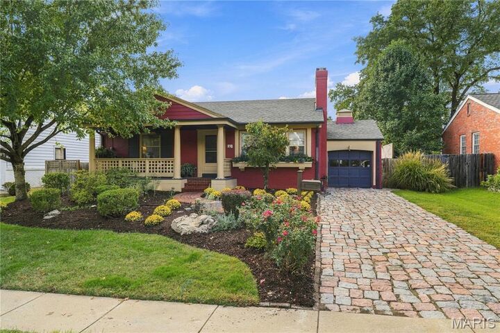 Property Photo: 33 Magnolia Drive MO 63124