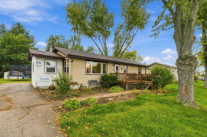 Property Photo:  1931 Esch Rd  WI 53181 