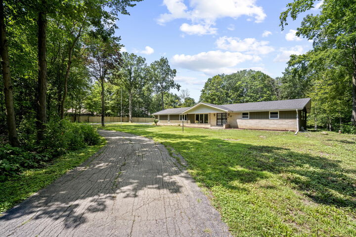 Property Photo:  8441 S 20th St  WI 53154 