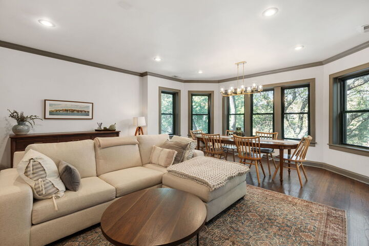 Property Photo: 5055 N Winchester Avenue 3 IL 60640
