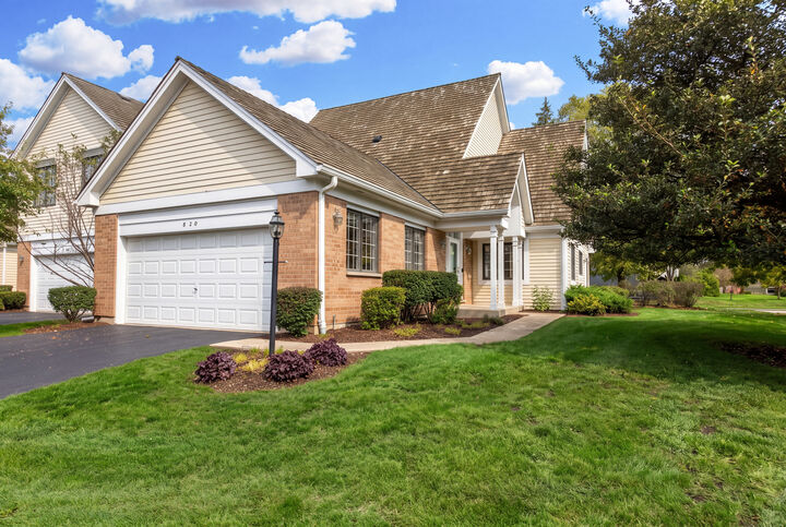 Property Photo:  820 Braeman Court  IL 60048 