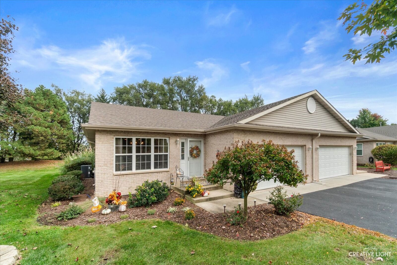 Property Photo: 4137 Doe Court IL 60431