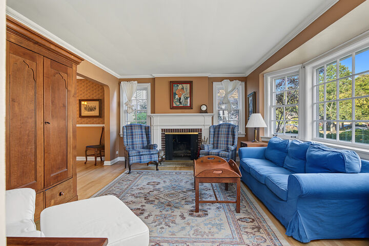 Property Photo:  650 Asbury Avenue  IL 60202 