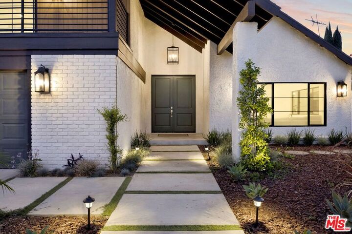 Property Photo:  8815 Sari Avenue  CA 91343 
