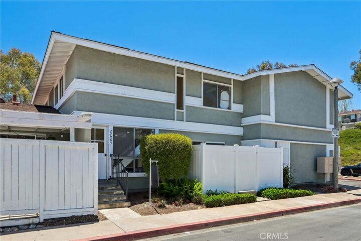 Property Photo:  22965 Via Cereza  CA 92691 