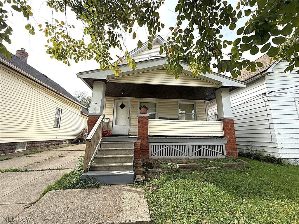 Property Photo:  3707 Newark Avenue  OH 44109 