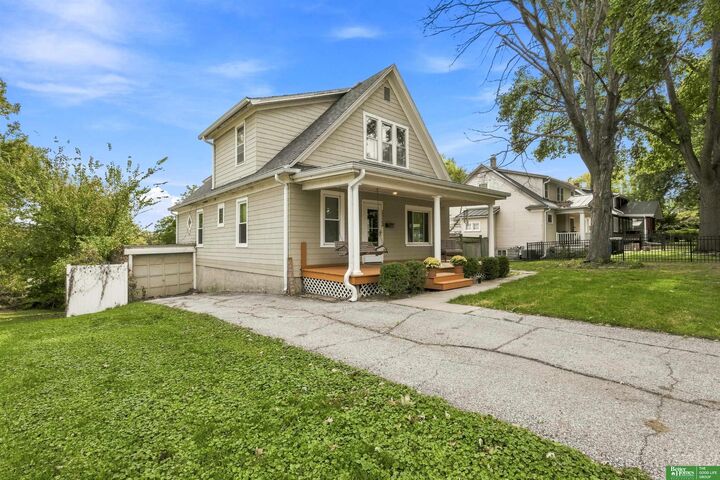 Property Photo:  3123 N 58 Street  NE 68104 