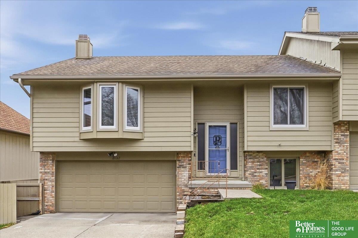 Property Photo:  2137 N 121 Street  NE 68164 