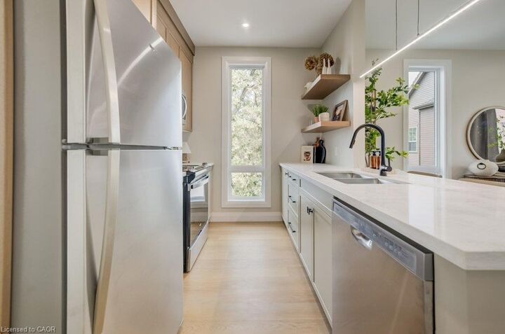 Property Photo:  210 Heritage Drive 1 - Glen  ON N2B 0B5 