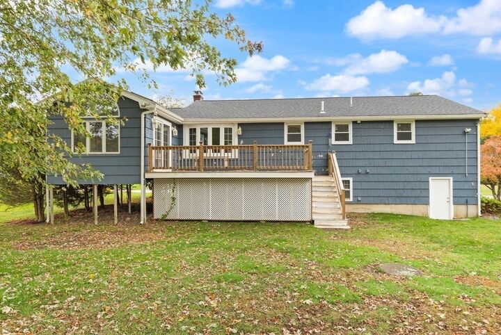 Property Photo:  7 Heath Rd  MA 02375 