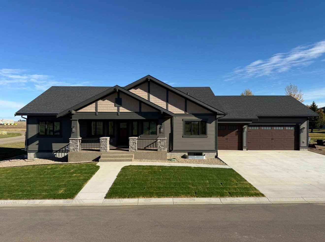 Property Photo:  25 Blue Heron Bay  AB T1R 0X5 