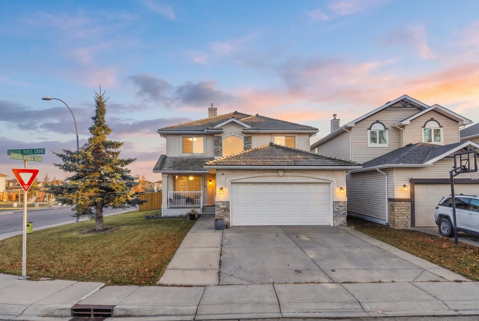 Property Photo:  3 Coral Springs Grove NE  AB T3J 3T7 