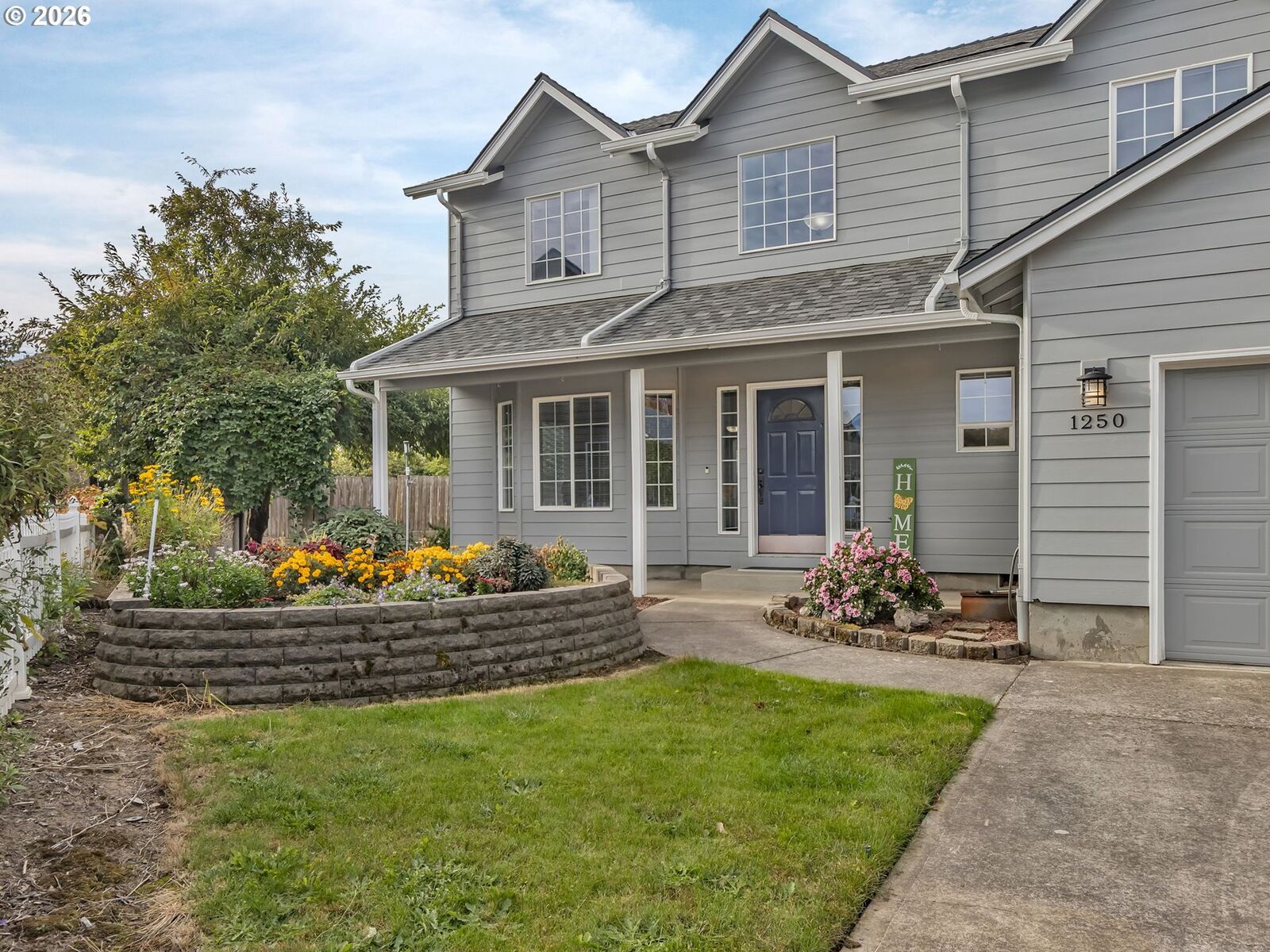 Property Photo: 1250 Horizon Ridge Ct NE OR 97303