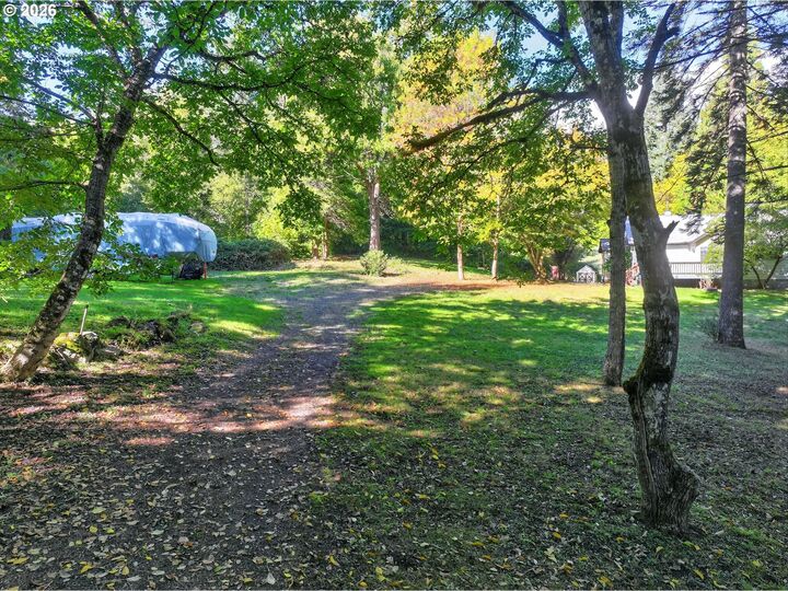 Property Photo:  231 Butler Loop Rd  WA 98648 