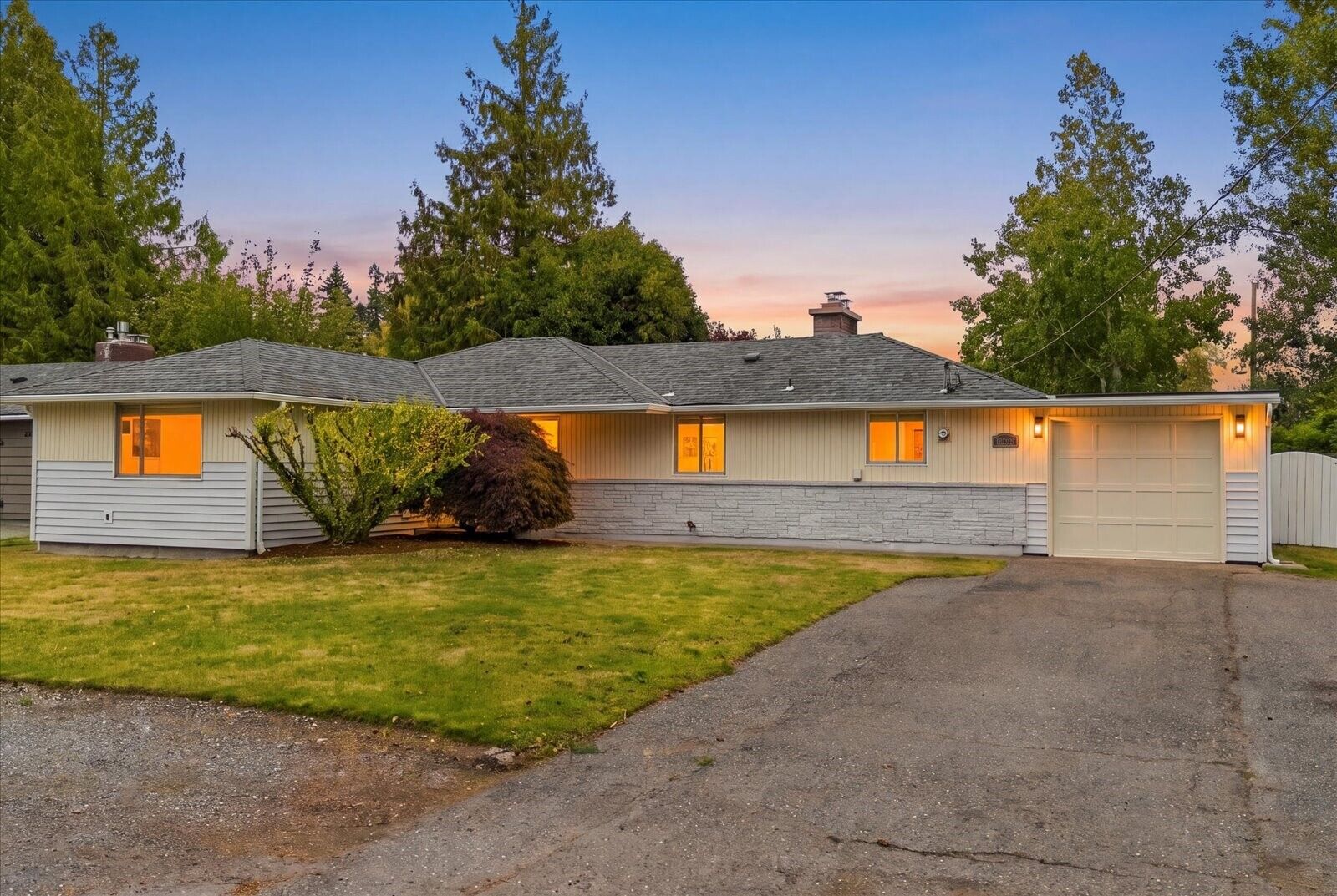 Property Photo:  23107  84th Avenue W  WA 98026 