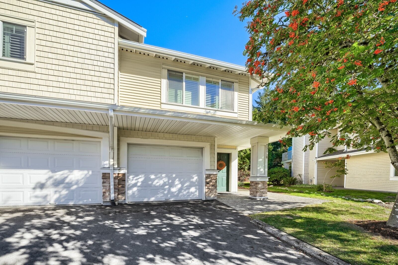 Property Photo: 23108 59th Place S 17-5 WA 98032