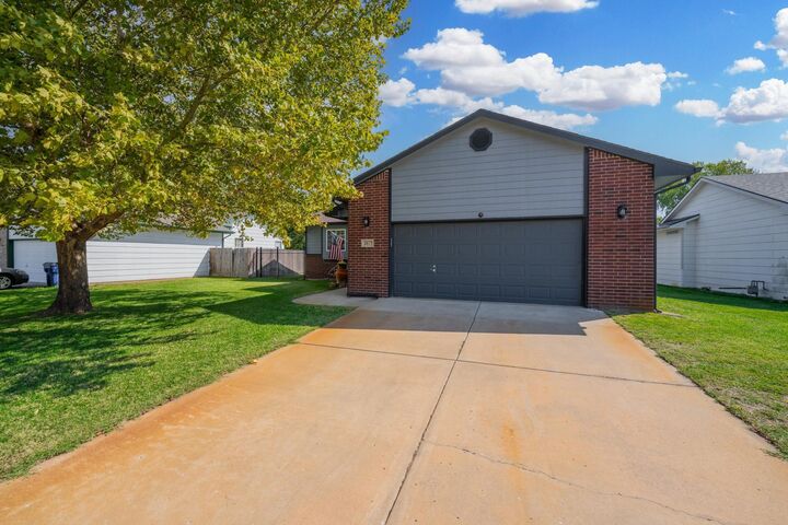 Property Photo:  2617 W 44th St S  KS 67217 
