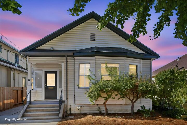 Property Photo:  221 North Delaware Street  CA 94401 