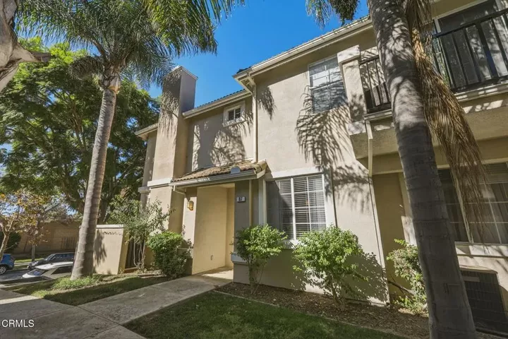 Property Photo:  87 W Shoshone Street  CA 93001 