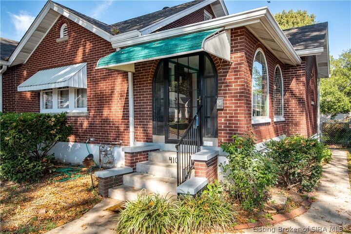 Property Photo:  410 Woodrow Avenue  IN 47150 
