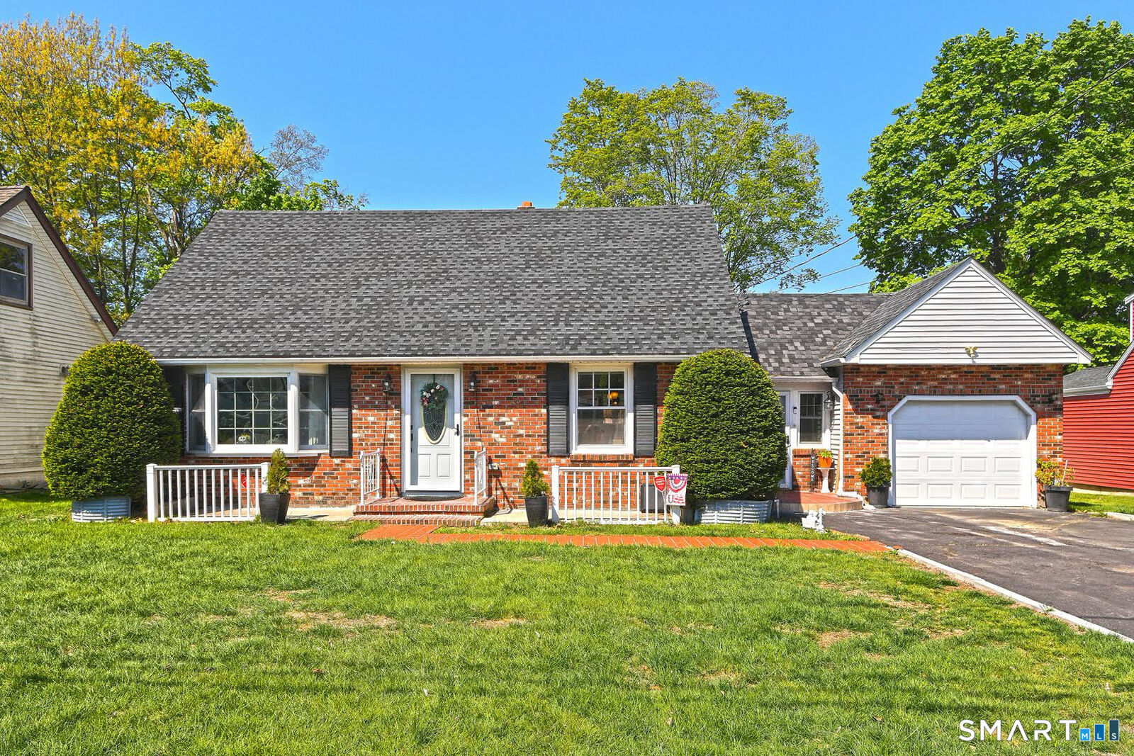 Property Photo: 10 Glenmoor Drive CT 06512