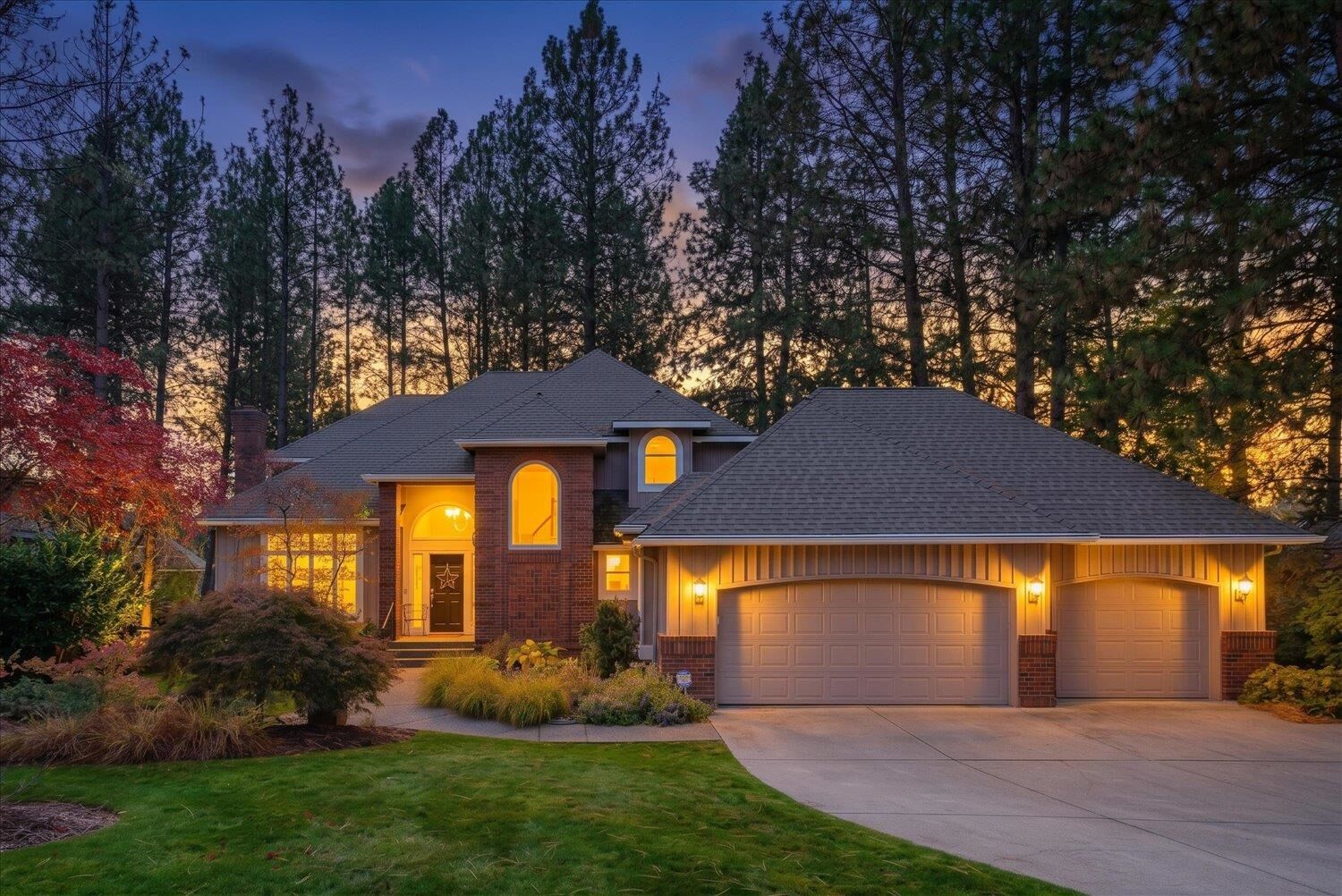 Property Photo: 6614 S Westchester Dr WA 99223