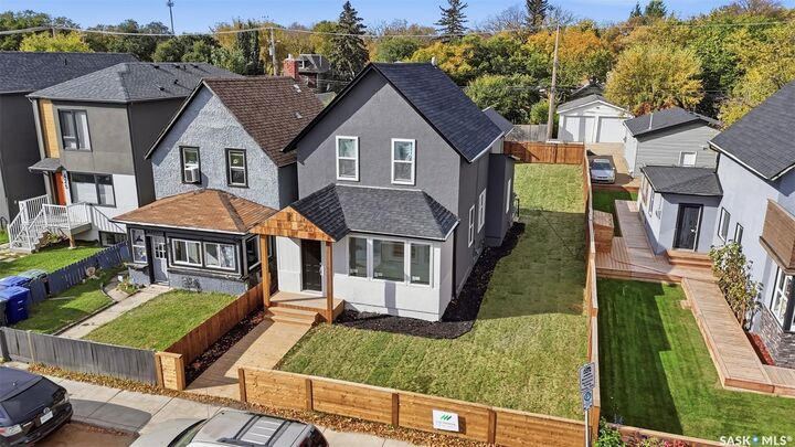 Property Photo: 421 C Avenue S SK S7M 1N6