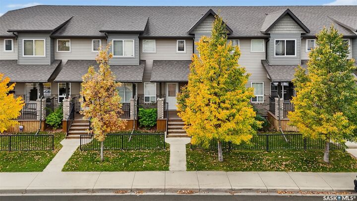Property Photo:  335 Willowgrove Lane  SK S7K 1N3 