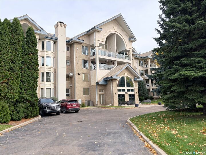 Property Photo: 325 Keevil Crescent 127 SK S7J 5G3