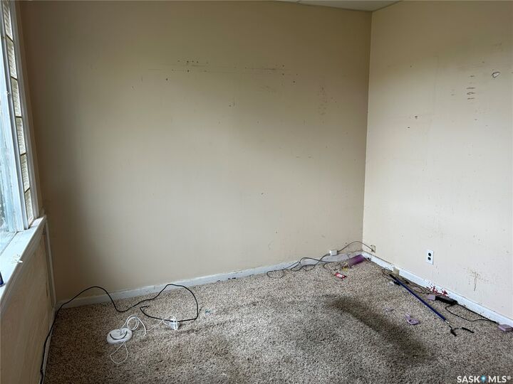 Property Photo:  669 Stadacona Street E  SK S6H 0K1 