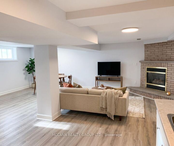 Property Photo: 582 Mulock Court B ON L3Y 5H2