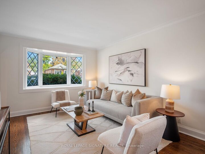 Property Photo:  57 Yardley Avenue  ON M4B 2A9 