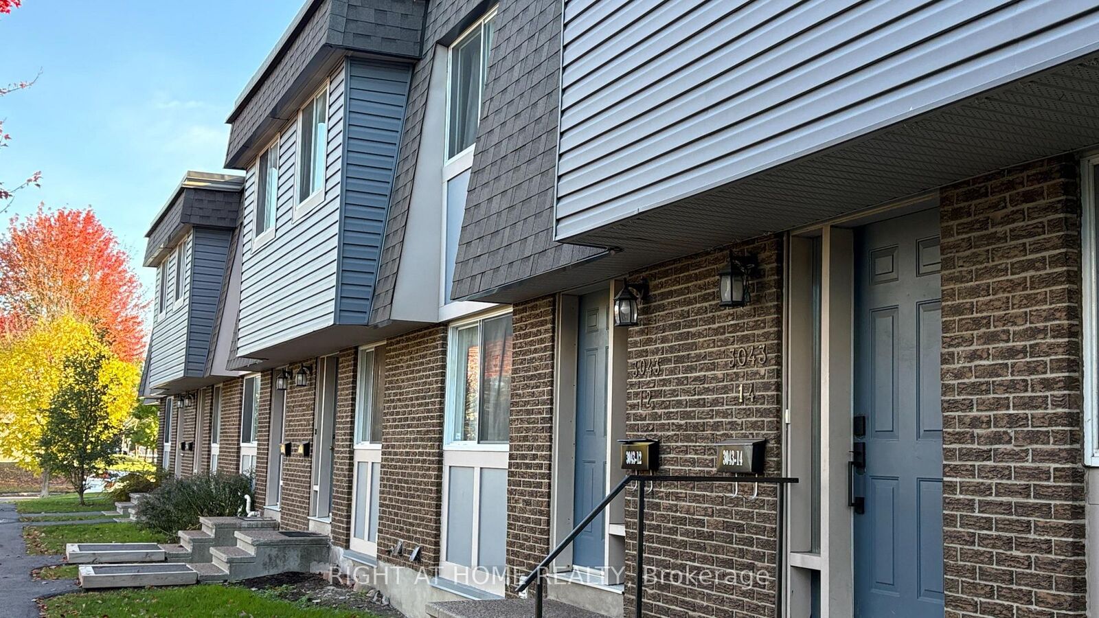 Property Photo:  3043 Fairlea Crescent 14  ON K1V 8V9 