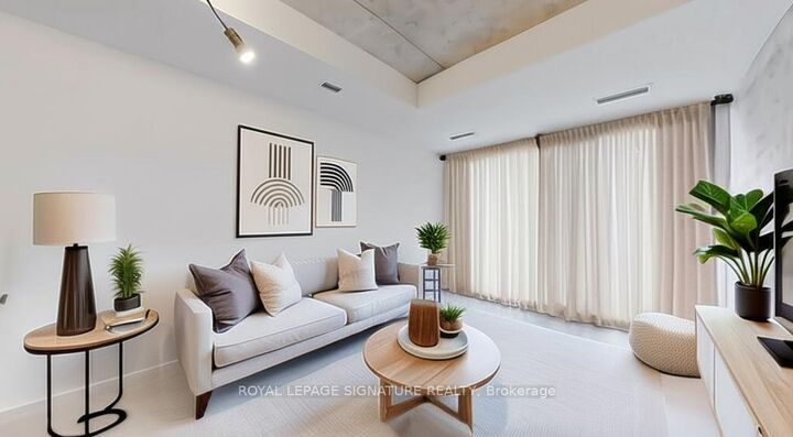 Property Photo:  39 Brant Street 203  ON M5V 0M8 