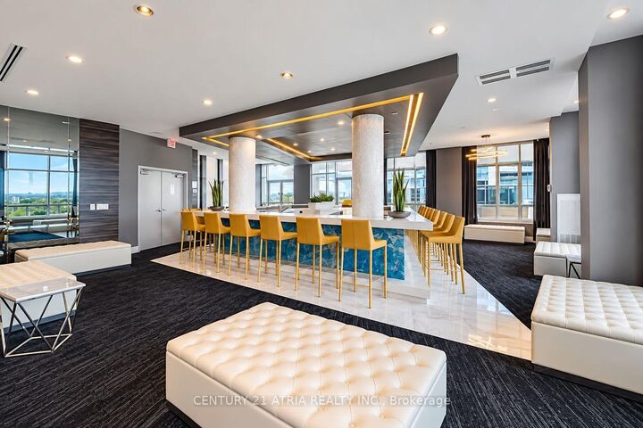 Property Photo:  9201 Yonge Street 507  ON L4C 1H9 