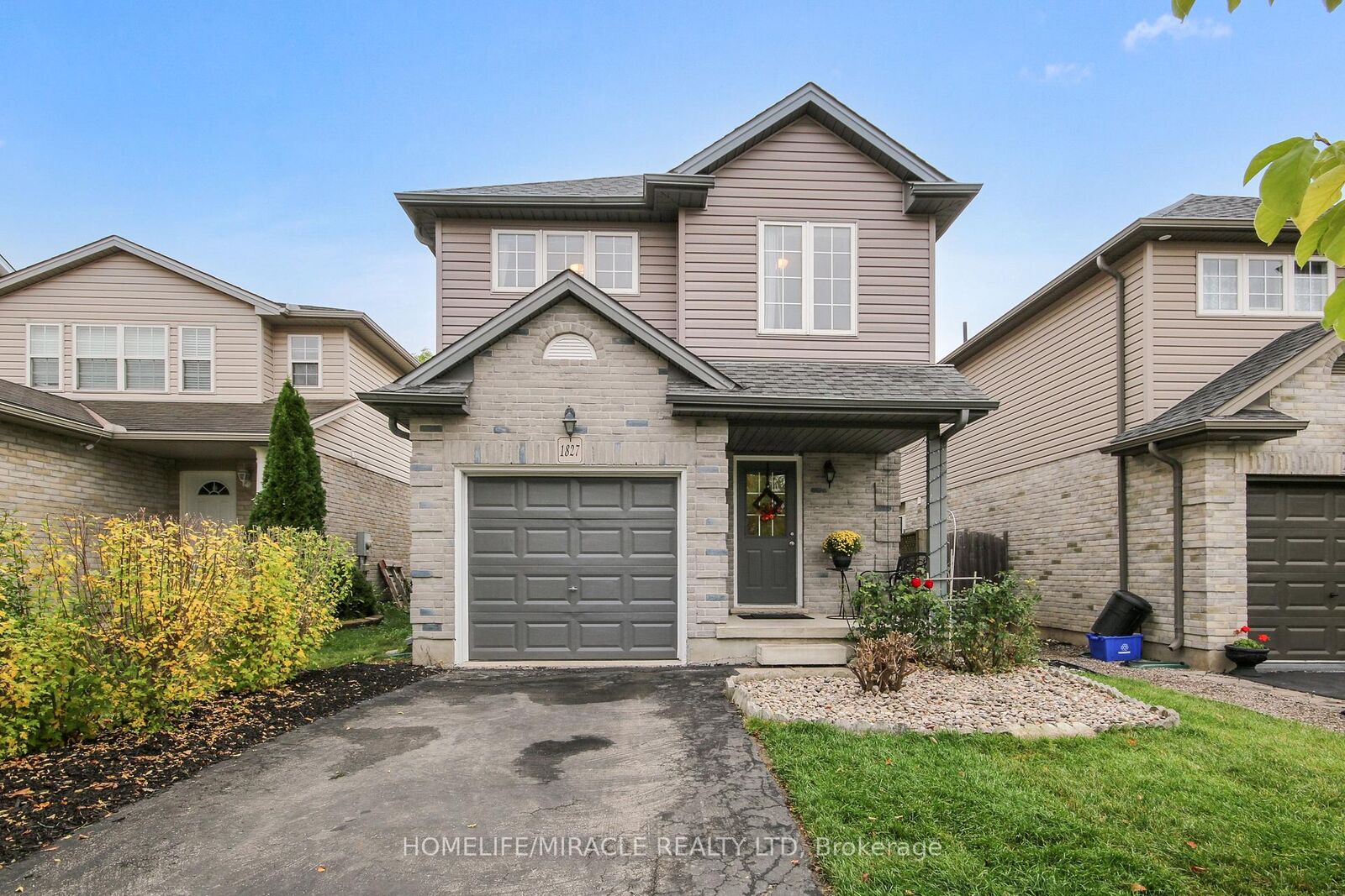 Property Photo:  1827 Bloom Crescent  ON N5X 4N2 