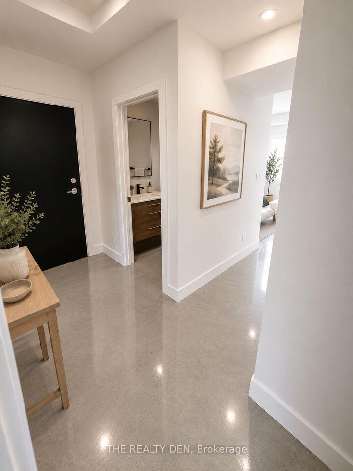 Property Photo:  150 Alma Street 103  ON N2K 0B0 