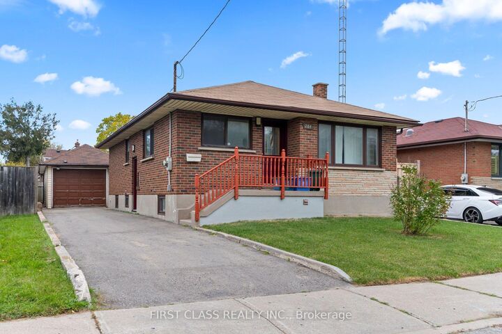 Property Photo:  284 Jackson Avenue  ON L1H 3C5 
