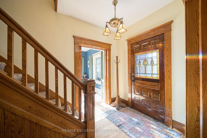 Property Photo:  75 Walnut Street  ON N3L 2J5 
