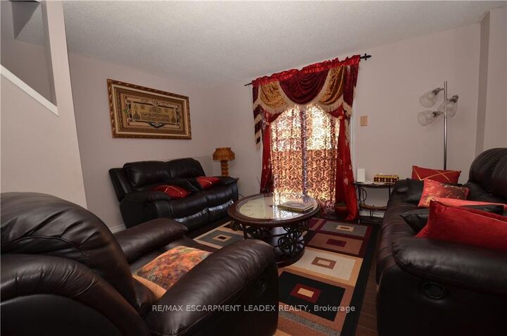 Property Photo:  490 Grey Street E 23  ON N3S 7S6 