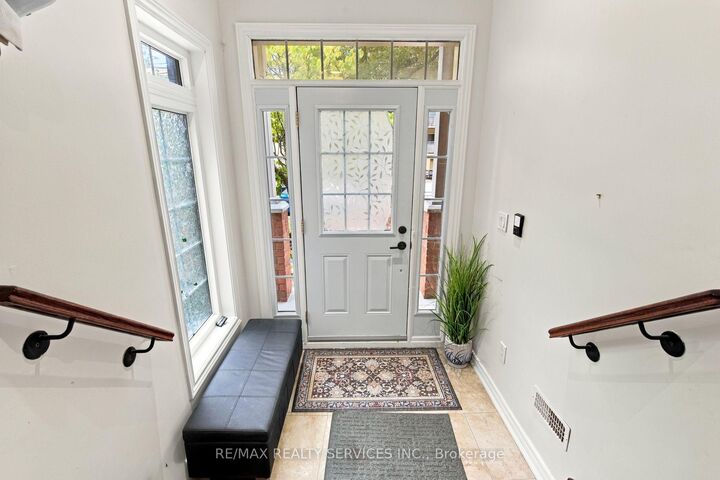 Property Photo:  38 Bell Manor Drive  ON M8Y 0A4 